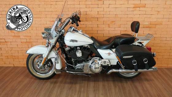 HARLEY-DAVIDSON ROAD KING CLASSIC 